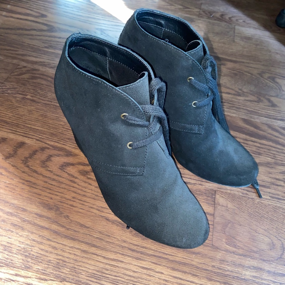 Dolce vita Black suede lace up booties